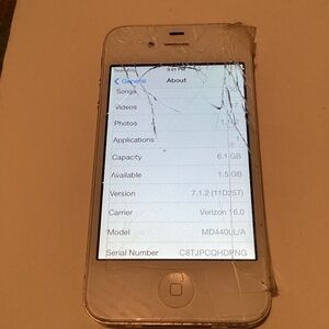 iPhone 4 apple unlocked